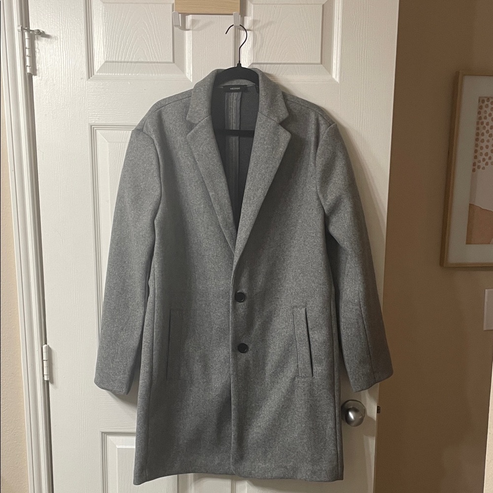 Hedge gray overcoat for men 
Size large in good condition